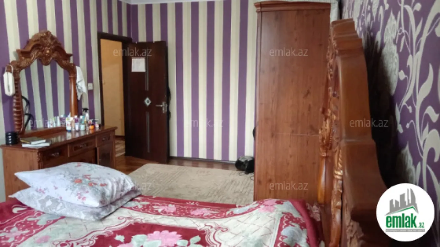 Satılır 3 otaqlı köhnə tikili 80 m²