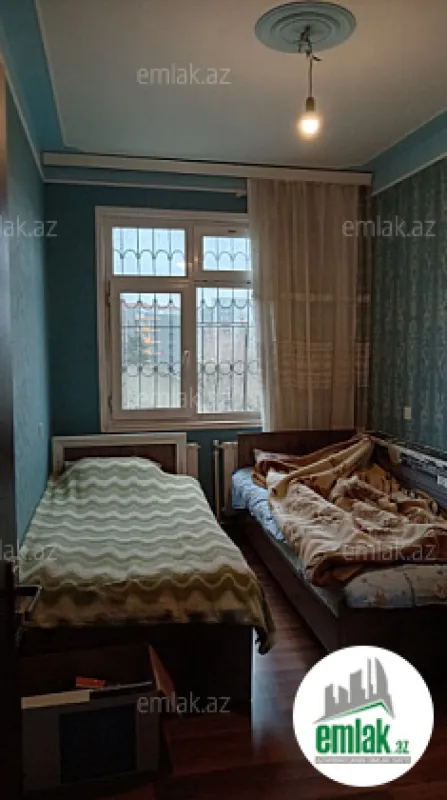 Satılır 3 otaqlı köhnə tikili 80 m²