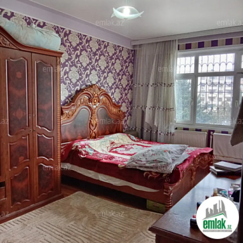 Satılır 3 otaqlı köhnə tikili 80 m²