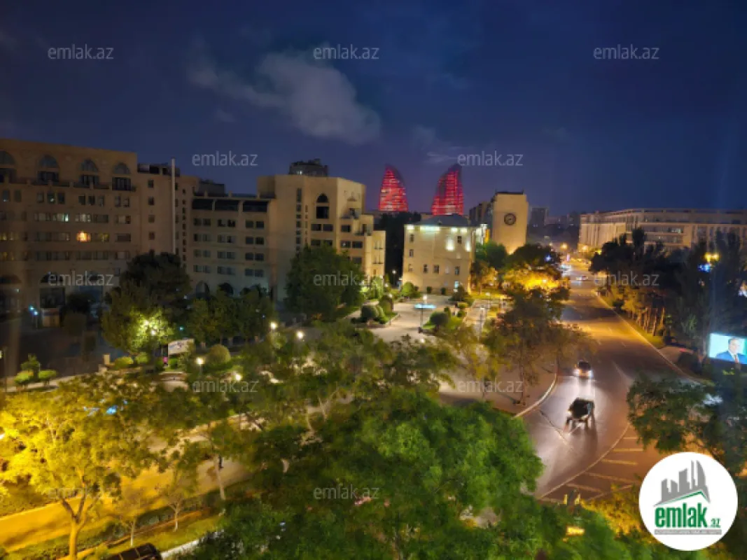 Satılır 3 otaqlı köhnə tikili 110 m²