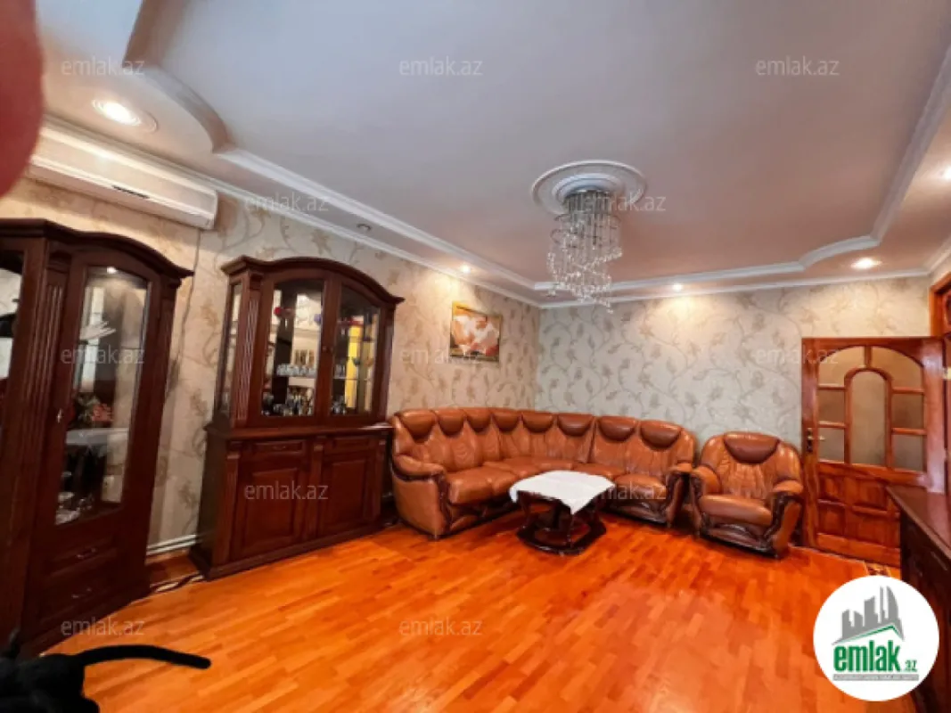 Satılır 3 otaqlı köhnə tikili 110 m²