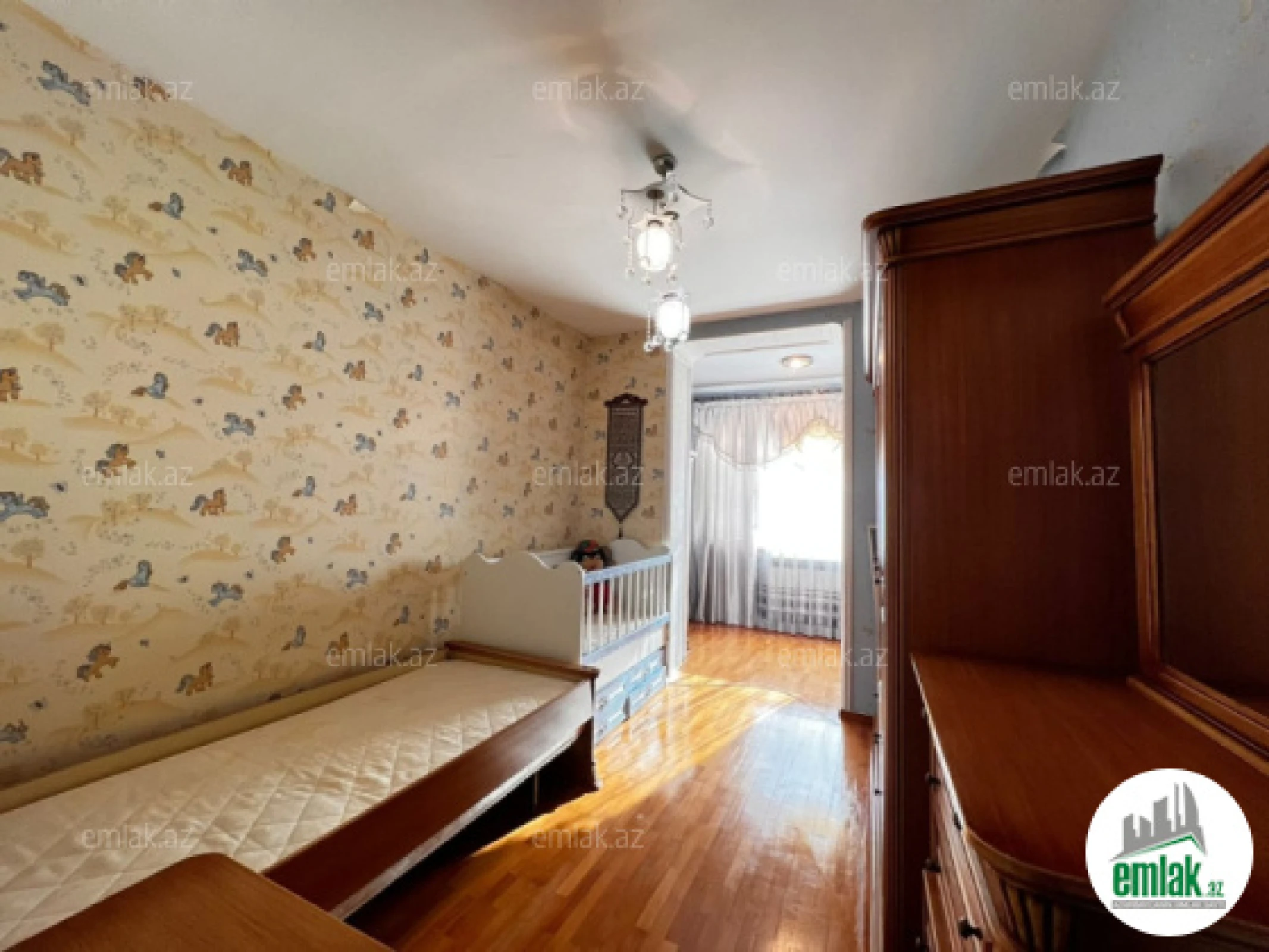 Satılır 3 otaqlı köhnə tikili 110 m²