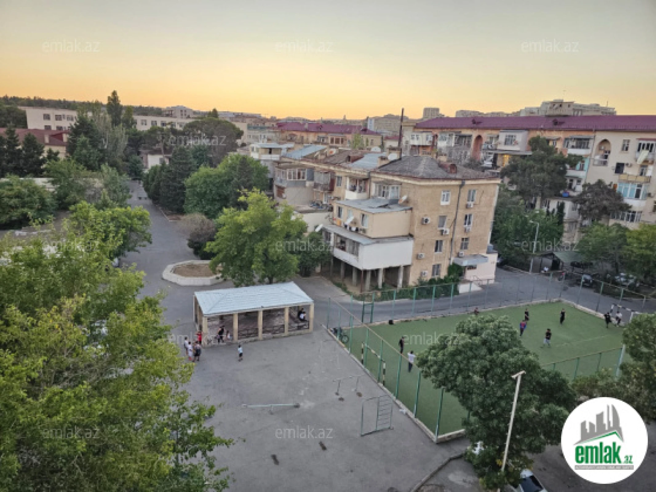 Satılır 3 otaqlı köhnə tikili 110 m²