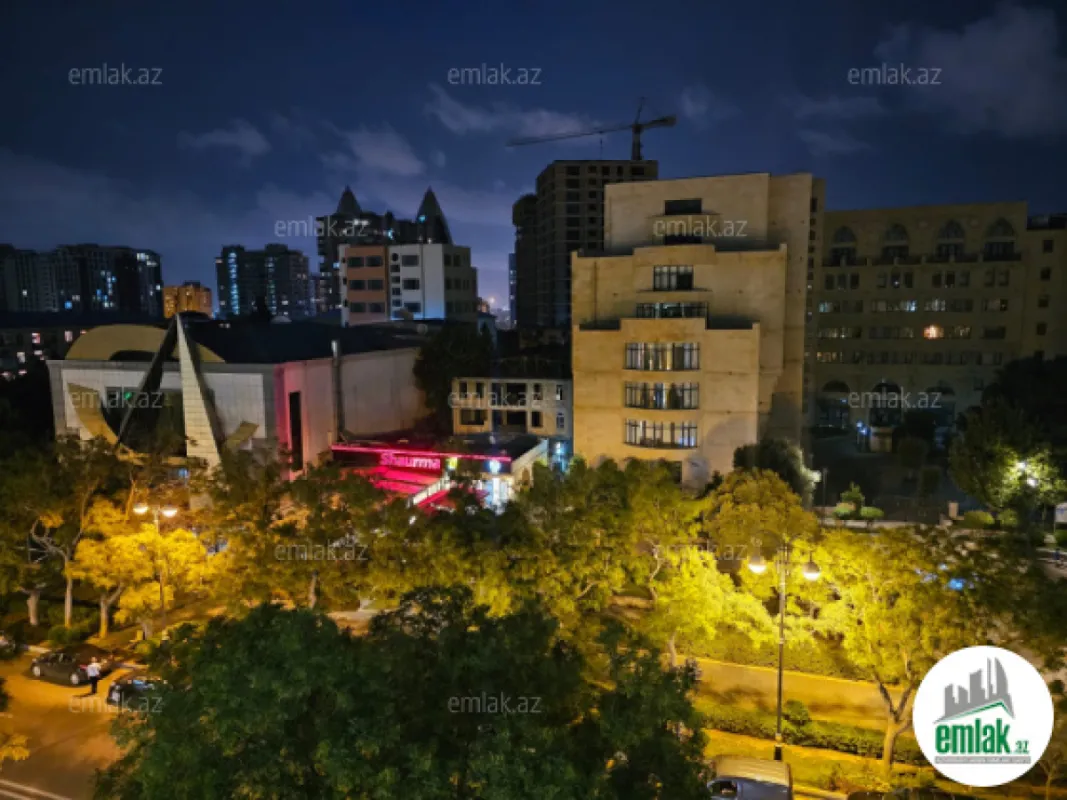 Satılır 3 otaqlı köhnə tikili 110 m²