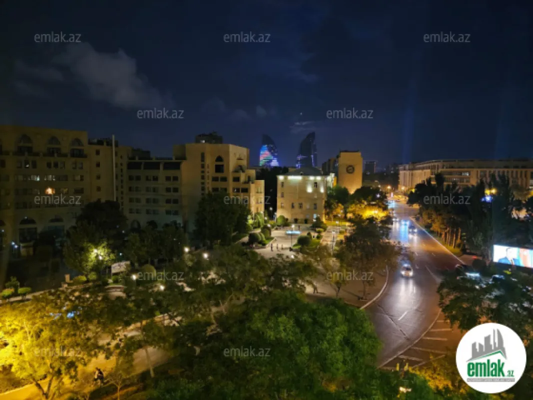 Satılır 3 otaqlı köhnə tikili 110 m²