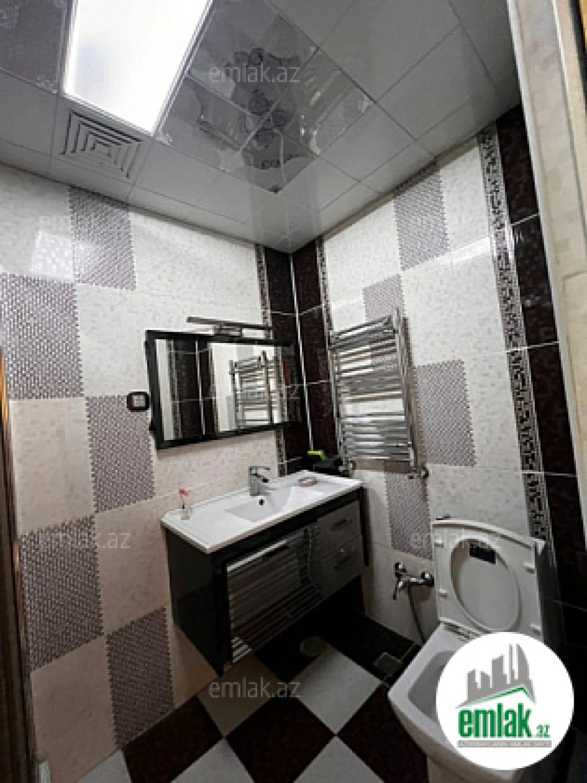 Satılır 3 otaqlı köhnə tikili 110 m²