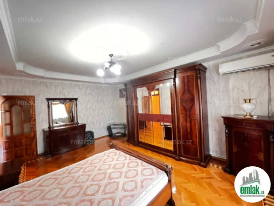 Satılır 3 otaqlı köhnə tikili 110 m²