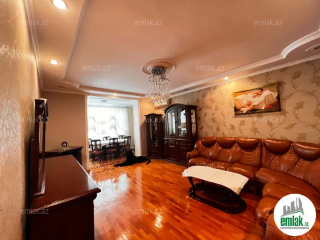 Satılır 3 otaqlı köhnə tikili 110 m²