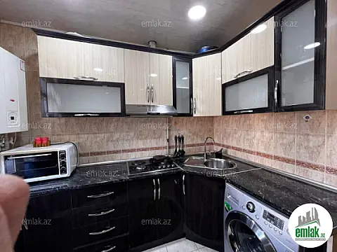 Satılır 3 otaqlı köhnə tikili 110 m²