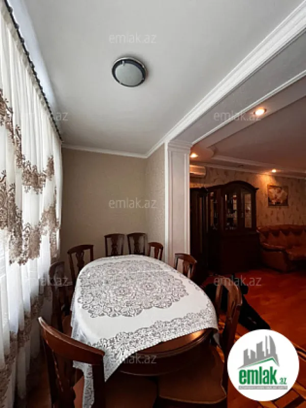 Satılır 3 otaqlı köhnə tikili 110 m²