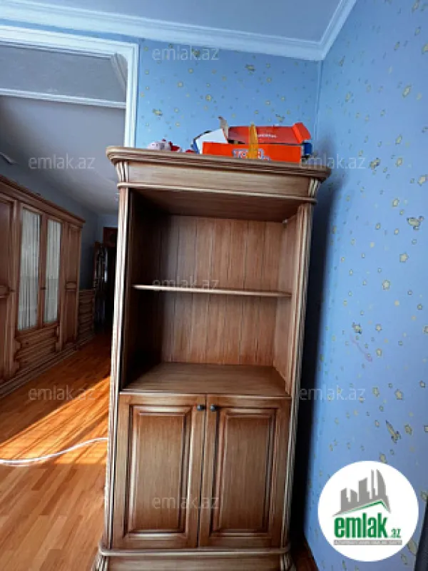 Satılır 3 otaqlı köhnə tikili 110 m²