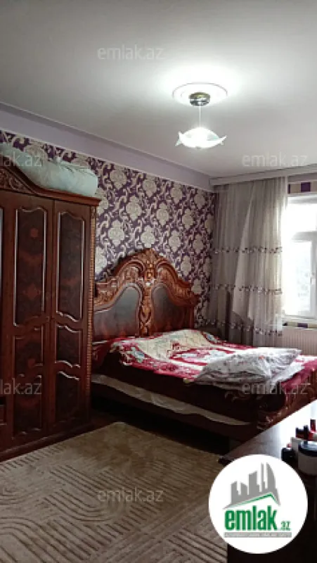 Satılır 3 otaqlı köhnə tikili 80 m²