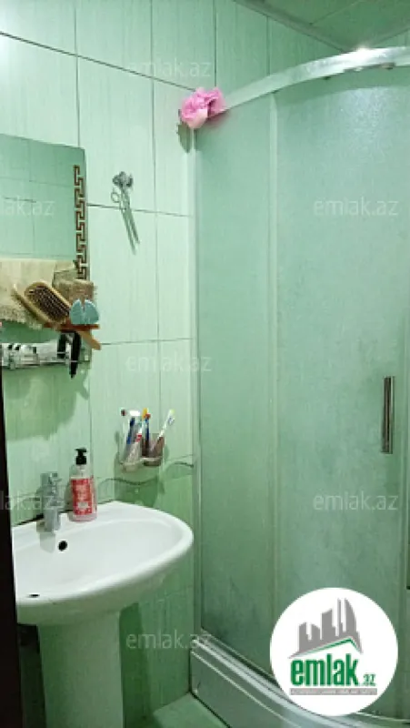 Satılır 3 otaqlı köhnə tikili 80 m²