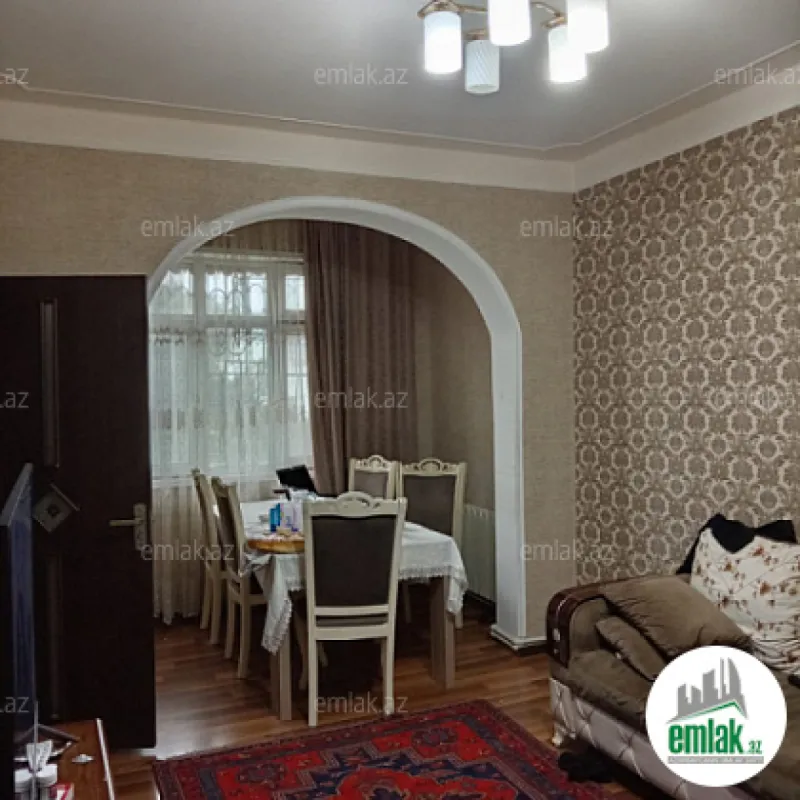 Satılır 3 otaqlı köhnə tikili 80 m²
