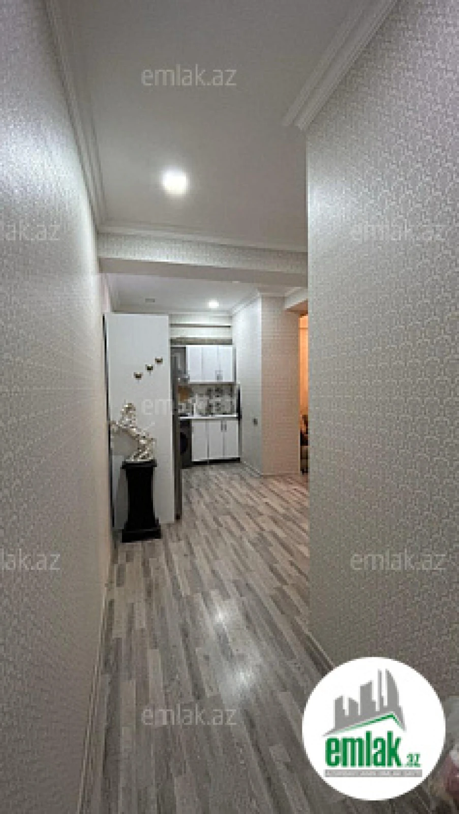 Satılır 3 otaqlı yeni tikili 75 m²