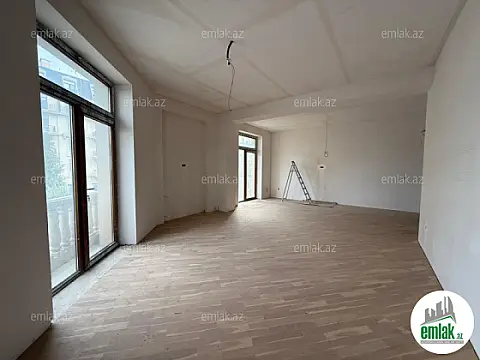 Satılır 3 otaqlı yeni tikili 130 m²