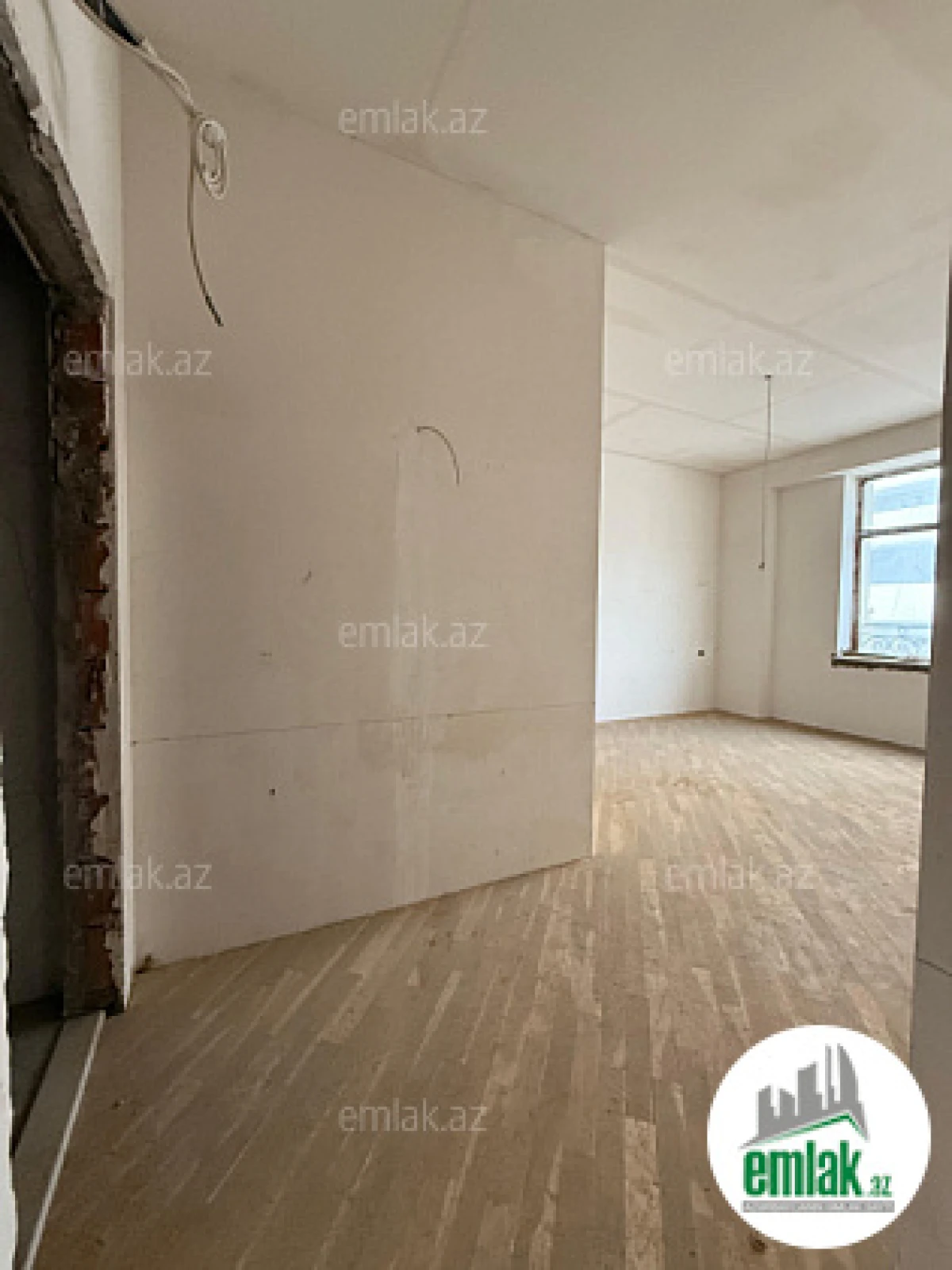 Satılır 3 otaqlı yeni tikili 130 m²