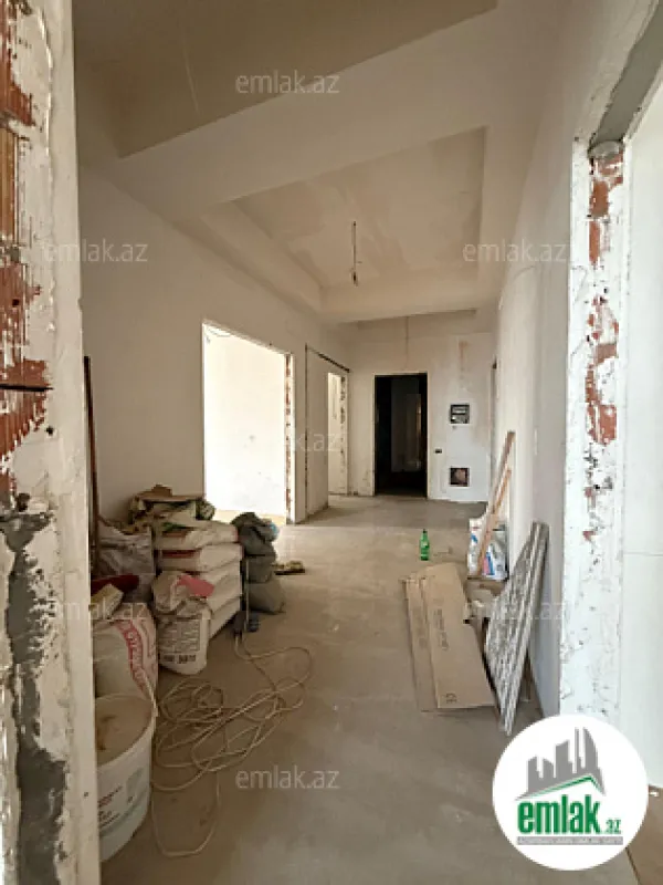 Satılır 3 otaqlı yeni tikili 130 m²