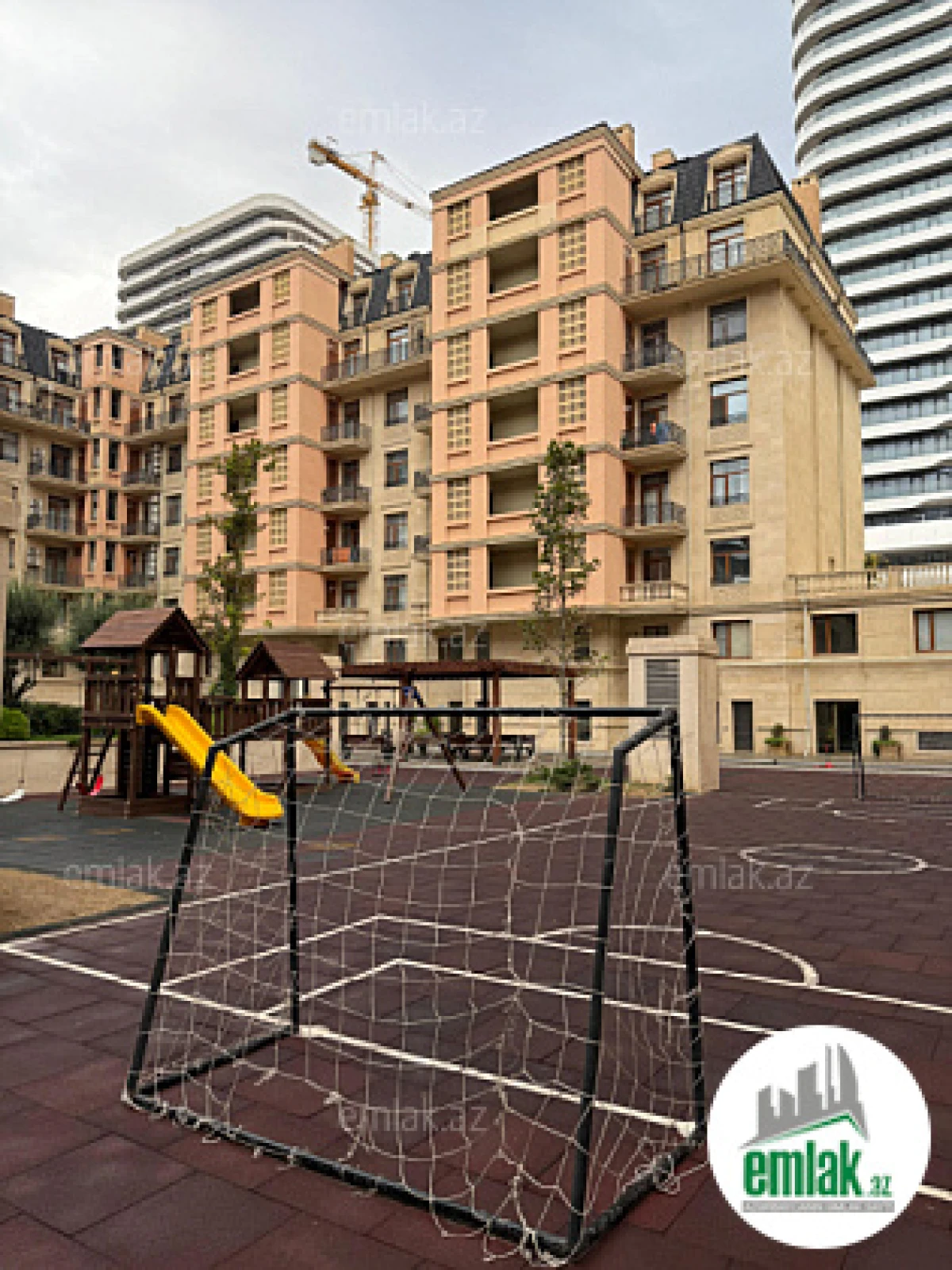 Satılır 3 otaqlı yeni tikili 130 m²