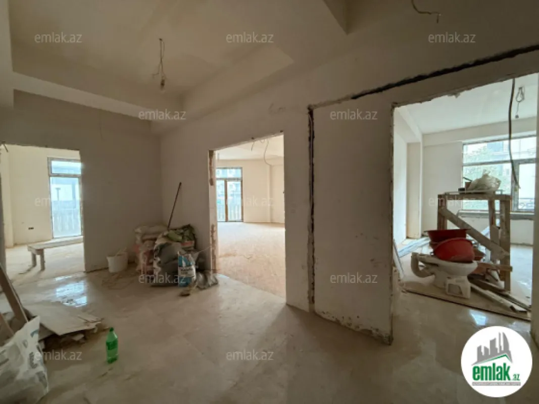 Satılır 3 otaqlı yeni tikili 130 m²