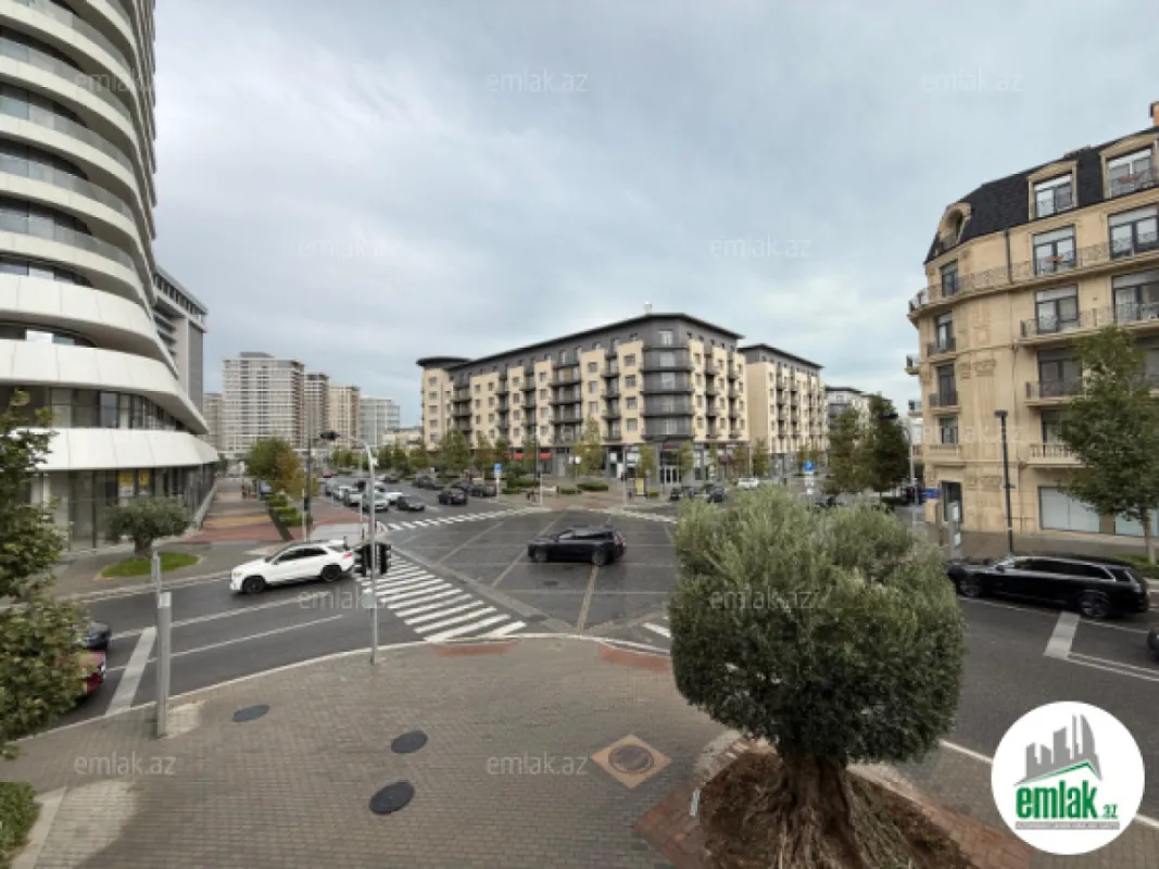 Satılır 3 otaqlı yeni tikili 130 m²