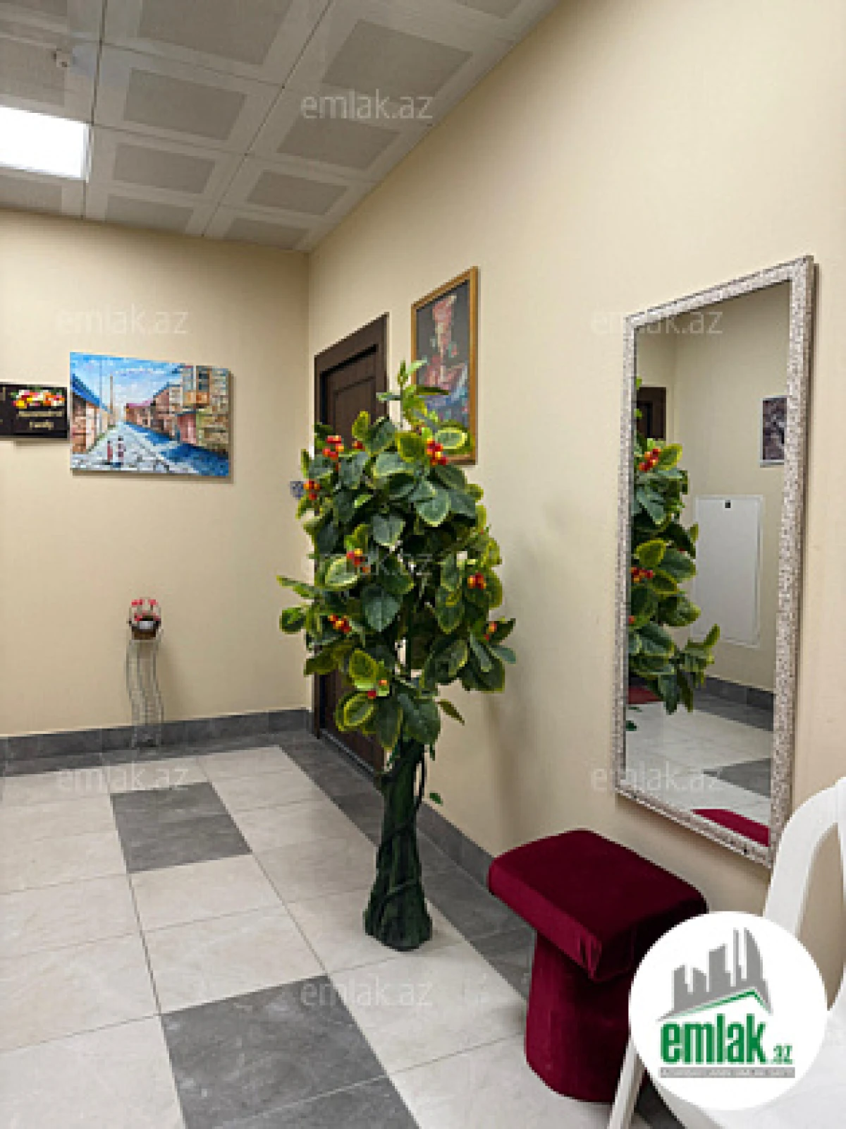 Satılır 3 otaqlı yeni tikili 130 m²