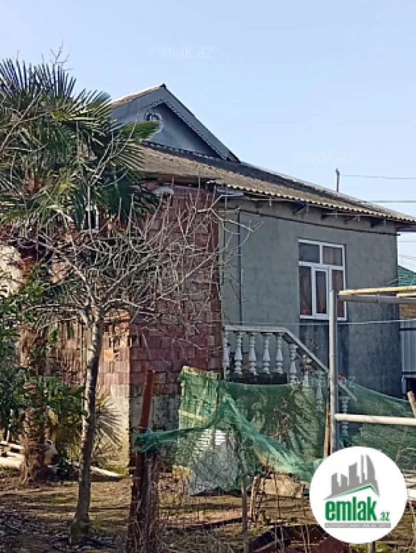 Satılır 3 otaqlı həyət evi 140 m²