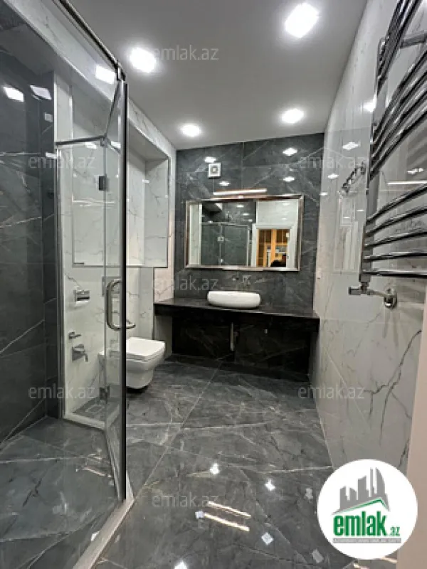 Satılır 3 otaqlı yeni tikili 137 m²