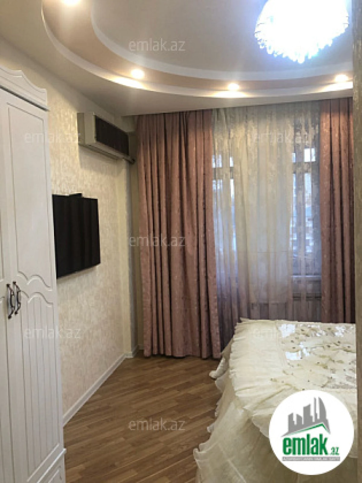 Satılır 5 otaqlı yeni tikili 150 m²