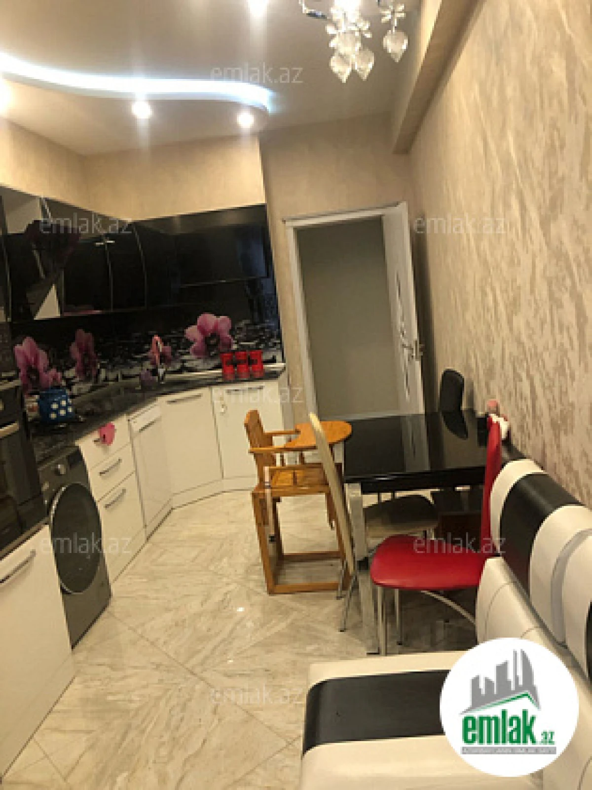 Satılır 5 otaqlı yeni tikili 150 m²