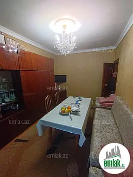 Satılır 4 otaqlı köhnə tikili 110 m²