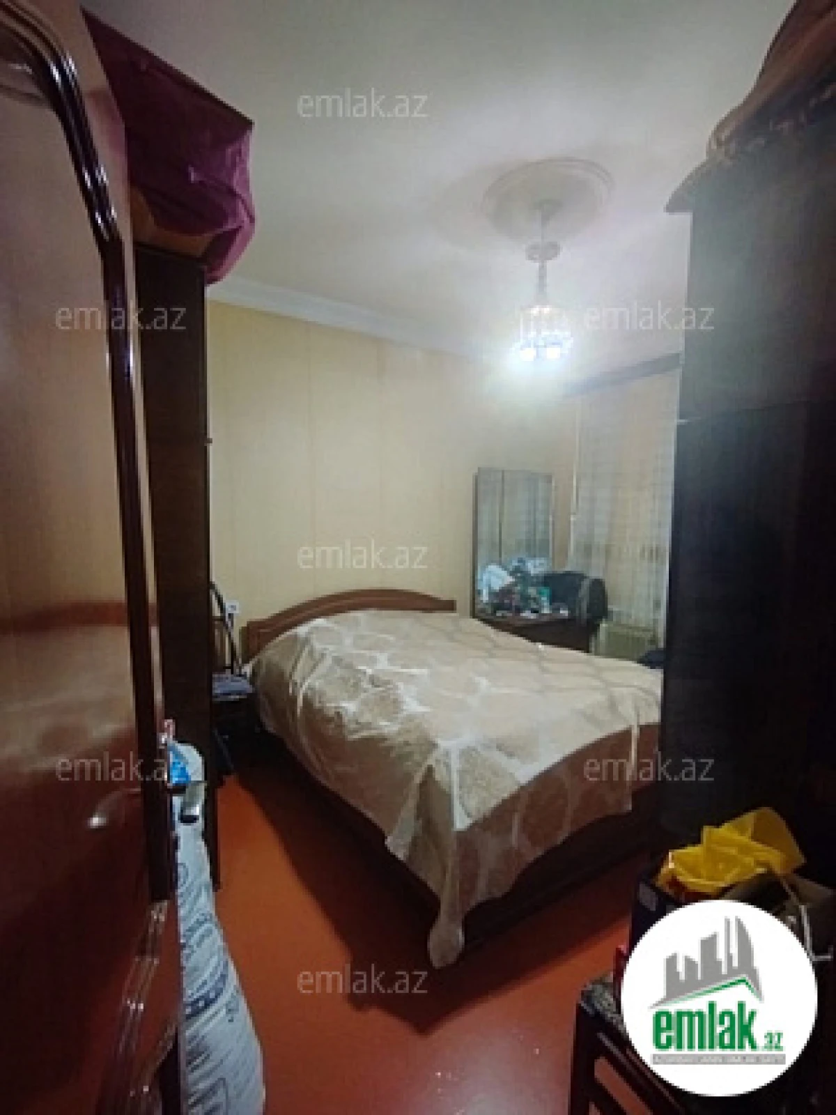 Satılır 4 otaqlı köhnə tikili 110 m²