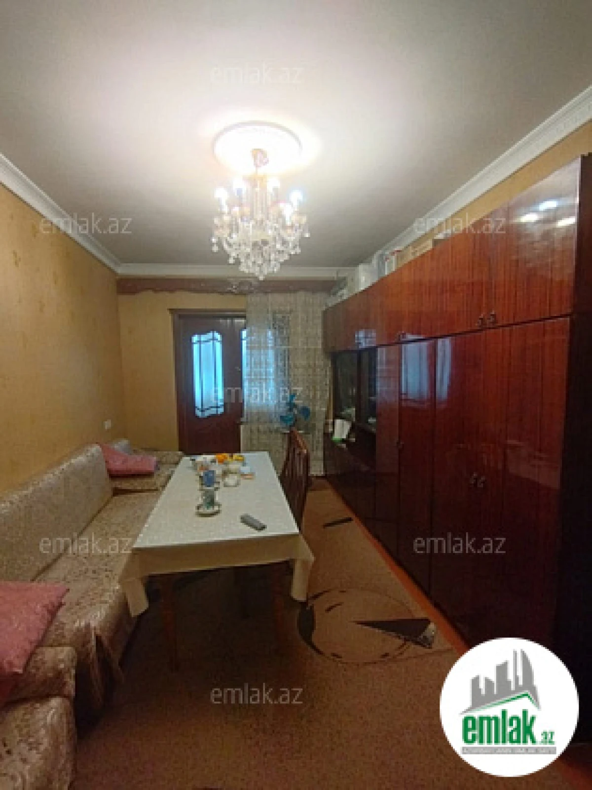 Satılır 4 otaqlı köhnə tikili 110 m²