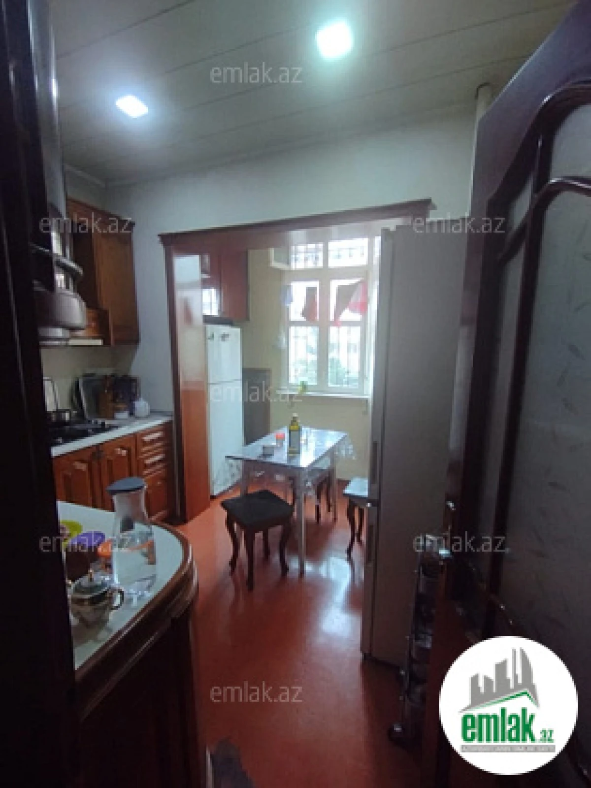 Satılır 4 otaqlı köhnə tikili 110 m²