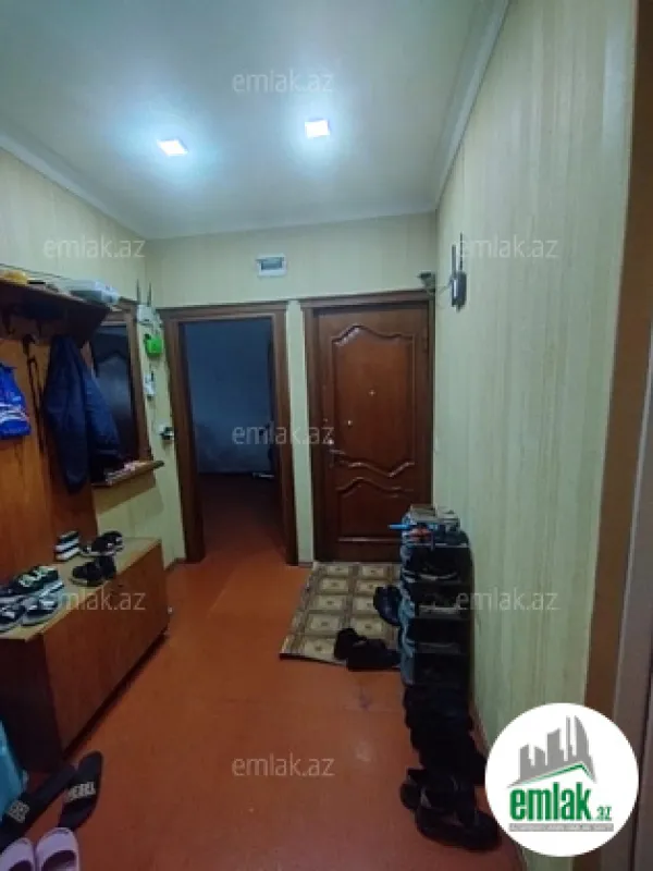 Satılır 4 otaqlı köhnə tikili 110 m²