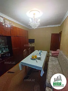 Satılır 4 otaqlı köhnə tikili 110 m²