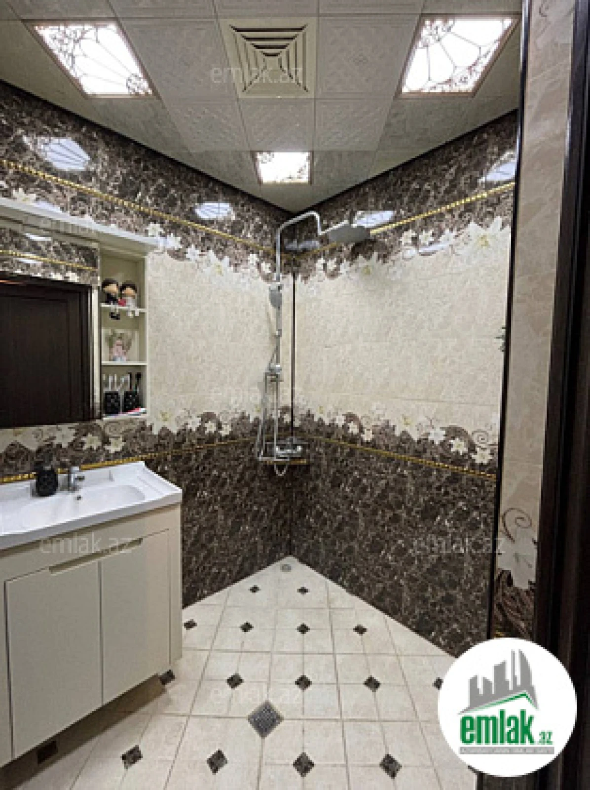 Satılır 2 otaqlı köhnə tikili 60 m²