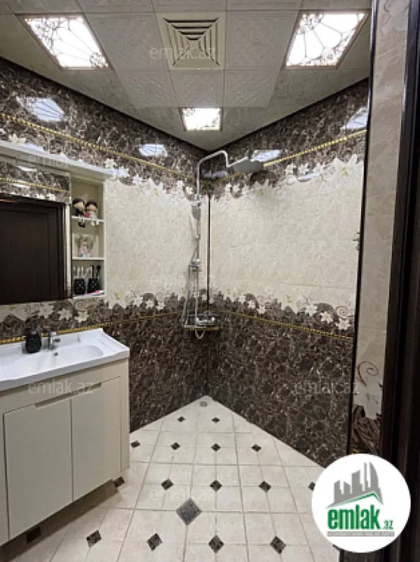 Satılır 2 otaqlı köhnə tikili 60 m²