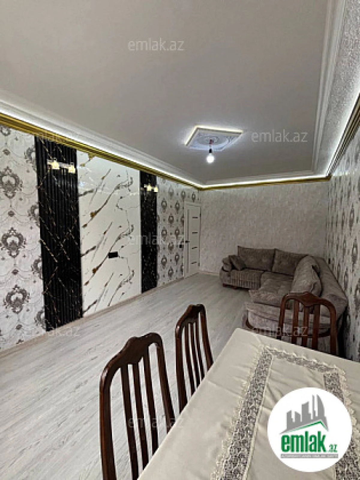 Satılır 2 otaqlı köhnə tikili 60 m²