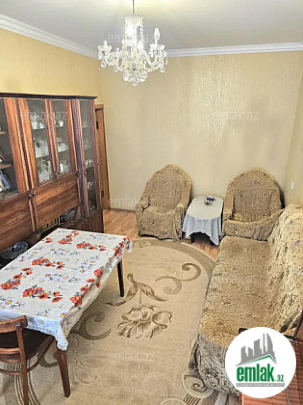 Satılır 2 otaqlı köhnə tikili 60 m²