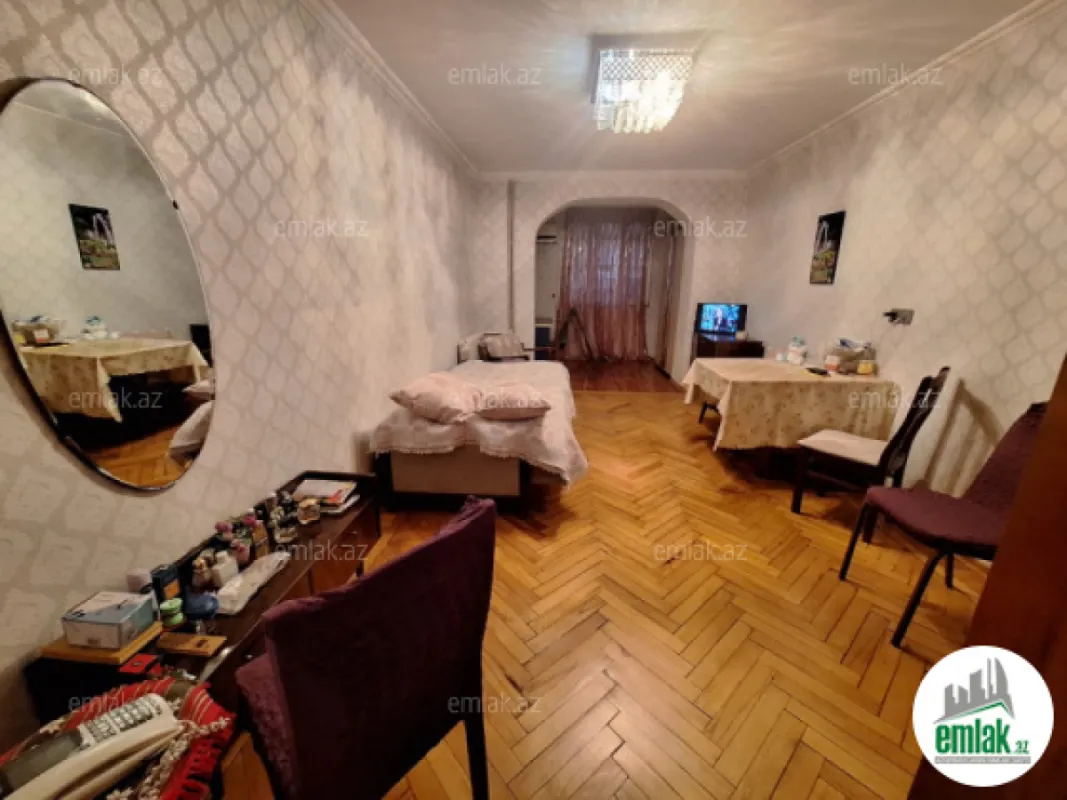 Satılır 2 otaqlı köhnə tikili 55 m²
