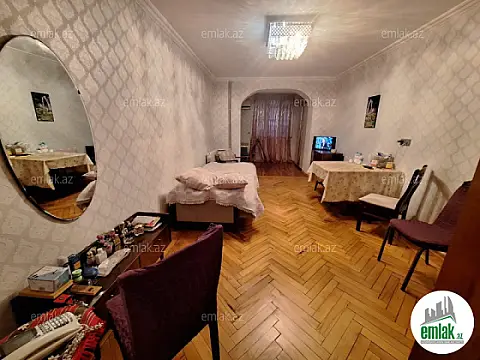 Satılır 2 otaqlı köhnə tikili 55 m²