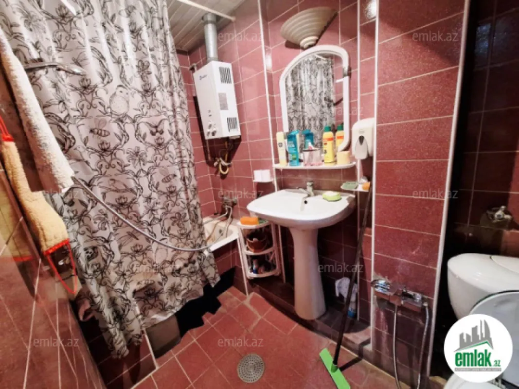 Satılır 2 otaqlı köhnə tikili 55 m²