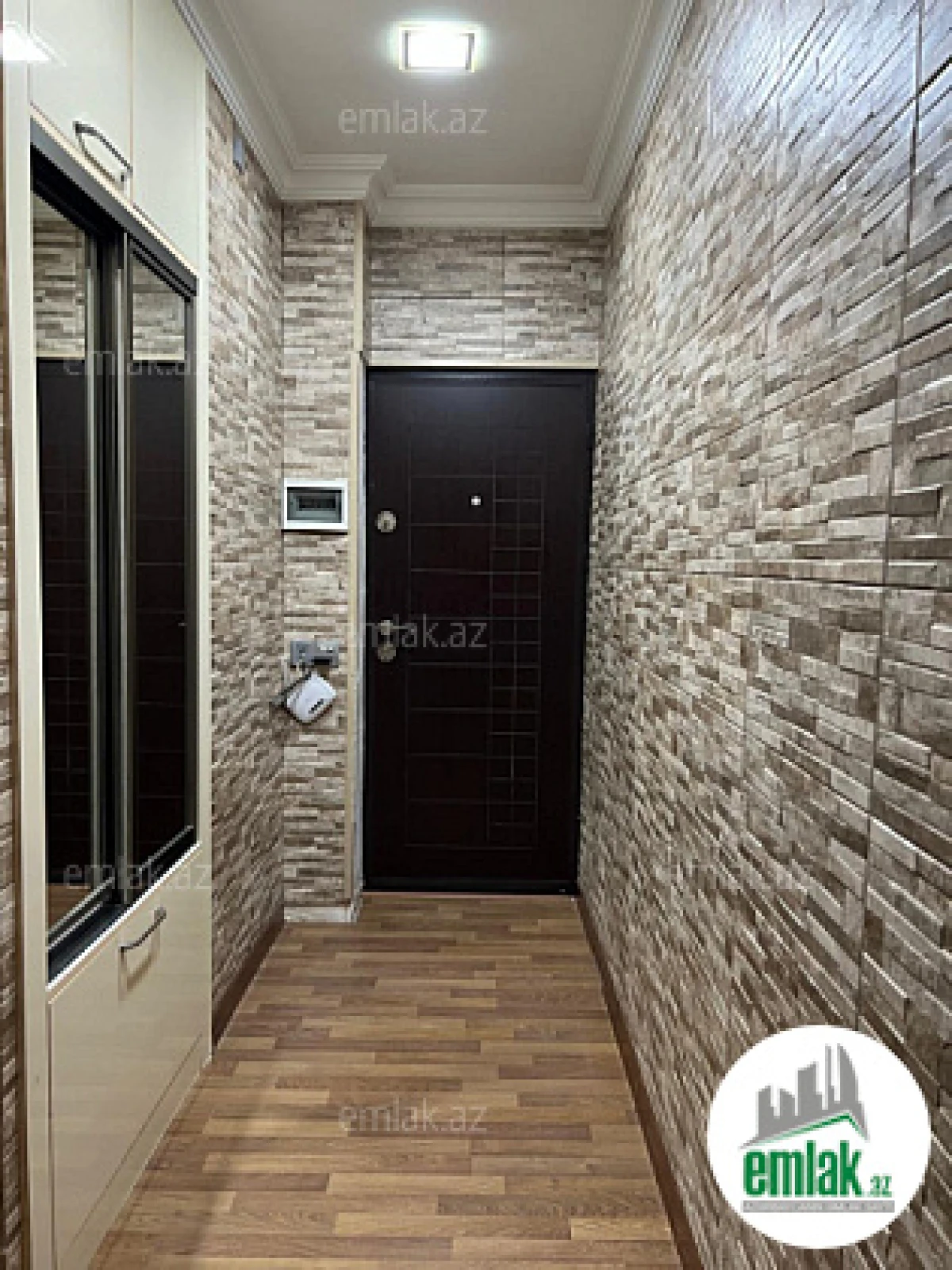 Satılır 2 otaqlı köhnə tikili 50 m²