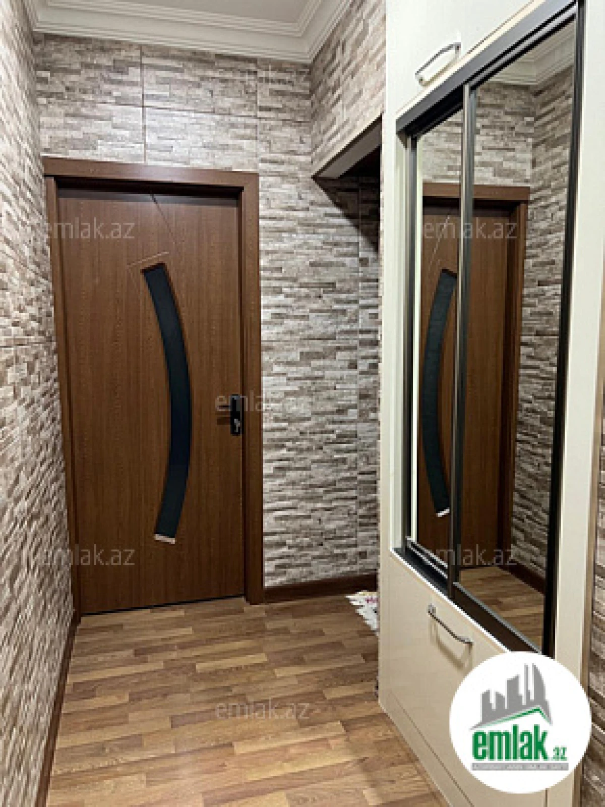 Satılır 2 otaqlı köhnə tikili 50 m²