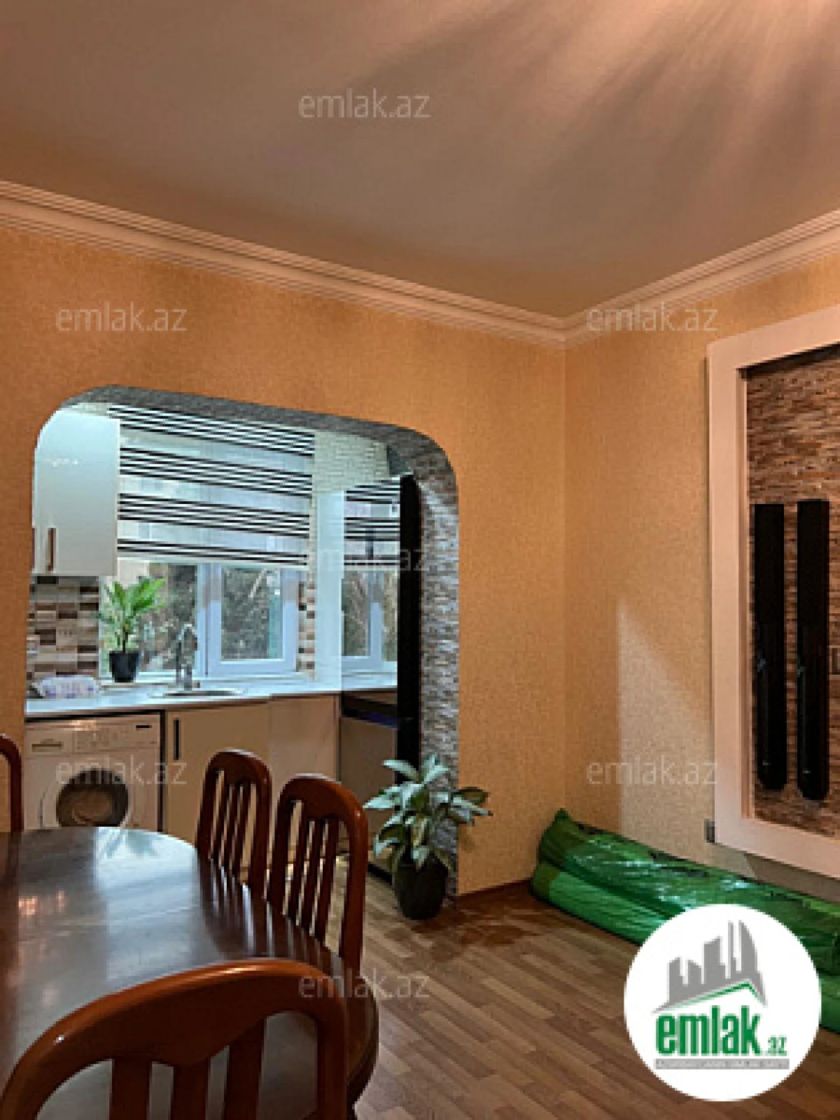 Satılır 2 otaqlı köhnə tikili 50 m²