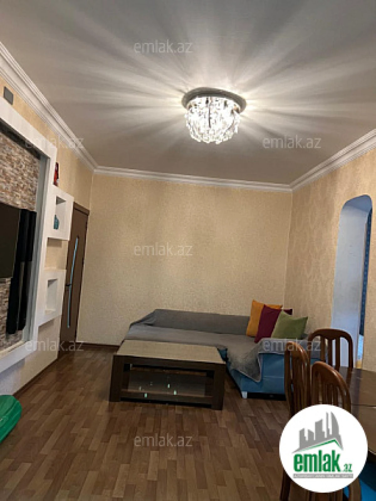 Satılır 2 otaqlı köhnə tikili 50 m²