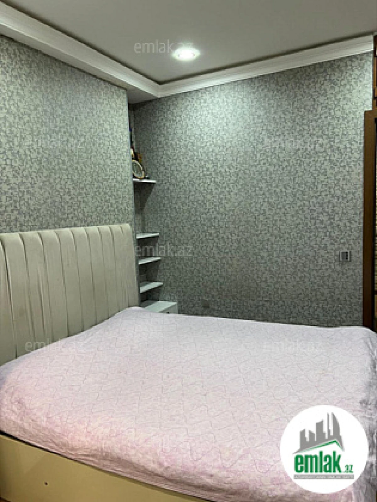 Satılır 2 otaqlı köhnə tikili 50 m²