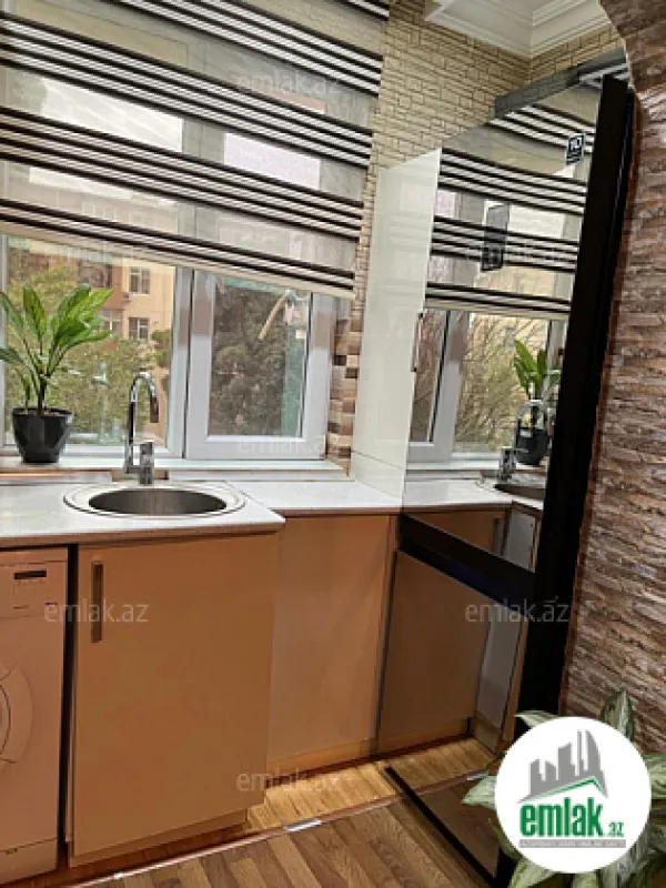 Satılır 2 otaqlı köhnə tikili 50 m²