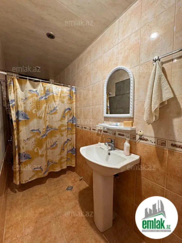 Satılır 3 otaqlı köhnə tikili 100 m²